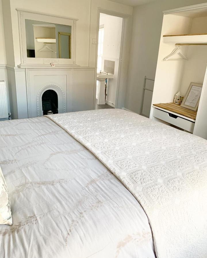 The Traveller'S B&B Лаут Екстер'єр фото